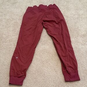 Lululemon size 8 joggers